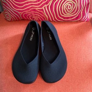 Oesh Dream - Black size 8